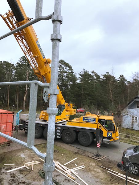 Kranbil vid stomresning